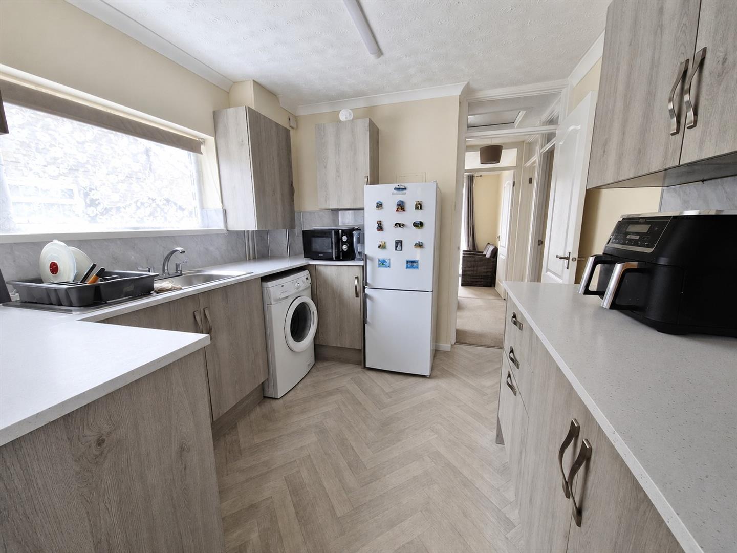 2 bed property in Ellison Close, Wellingborough